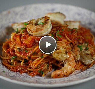 Spaghetti met geroosterde paprikasaus